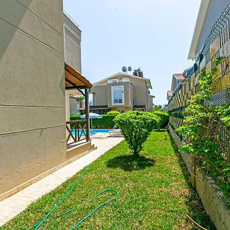 Paradise Town Despina Willa Belek